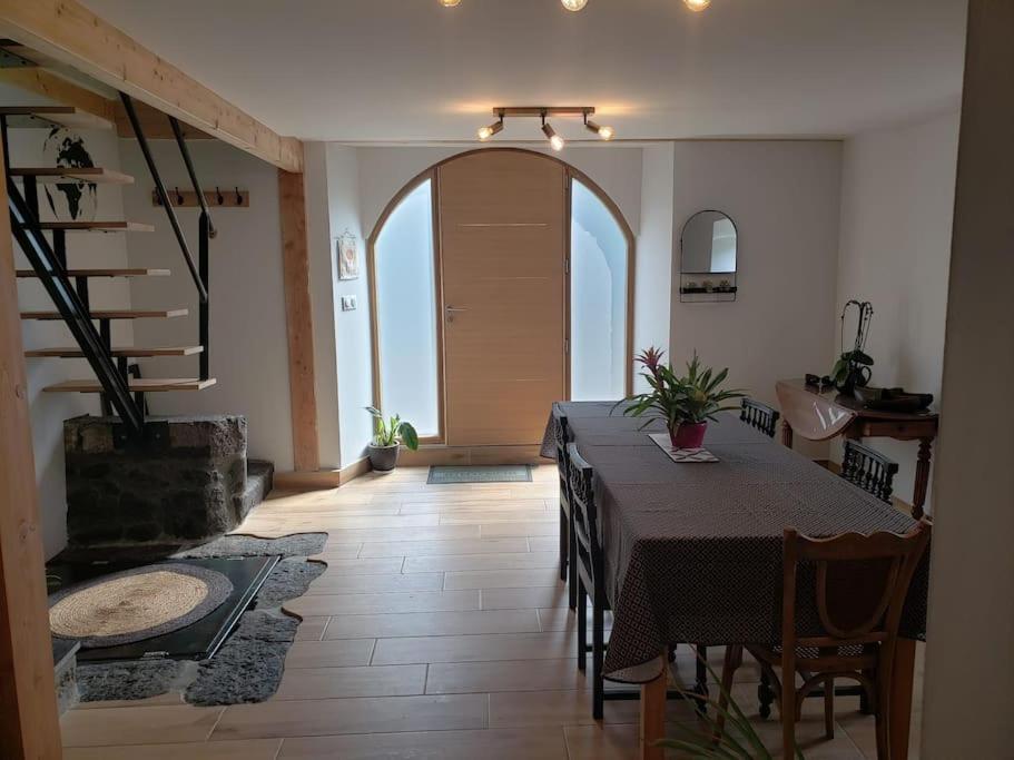 L'Atelier De Jean Villa Velzic Bagian luar foto