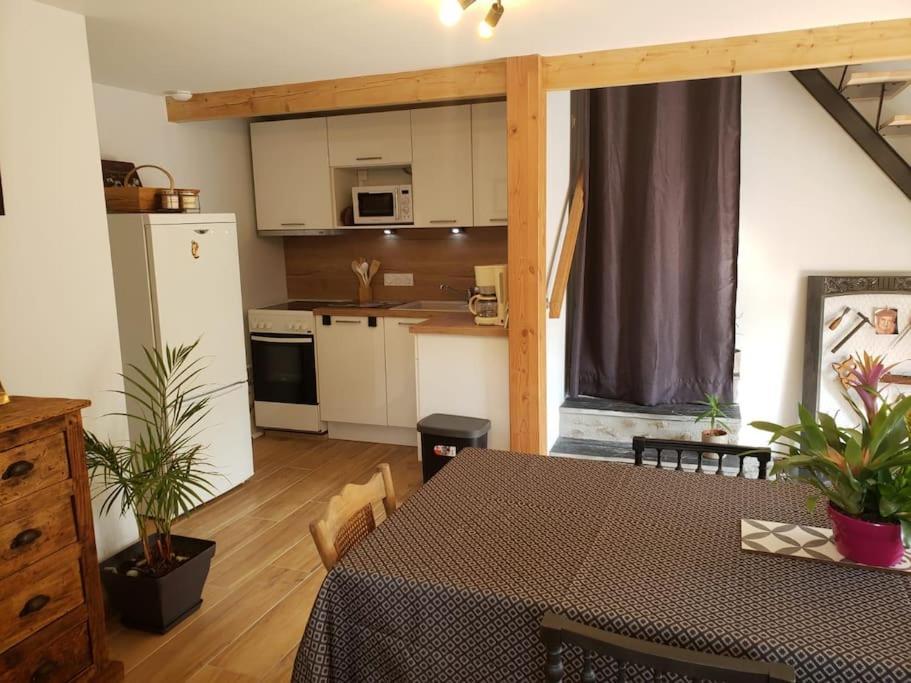 L'Atelier De Jean Villa Velzic Bagian luar foto