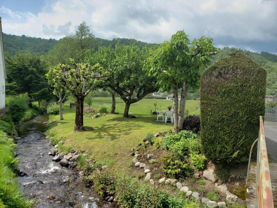 L'Atelier De Jean Villa Velzic Bagian luar foto